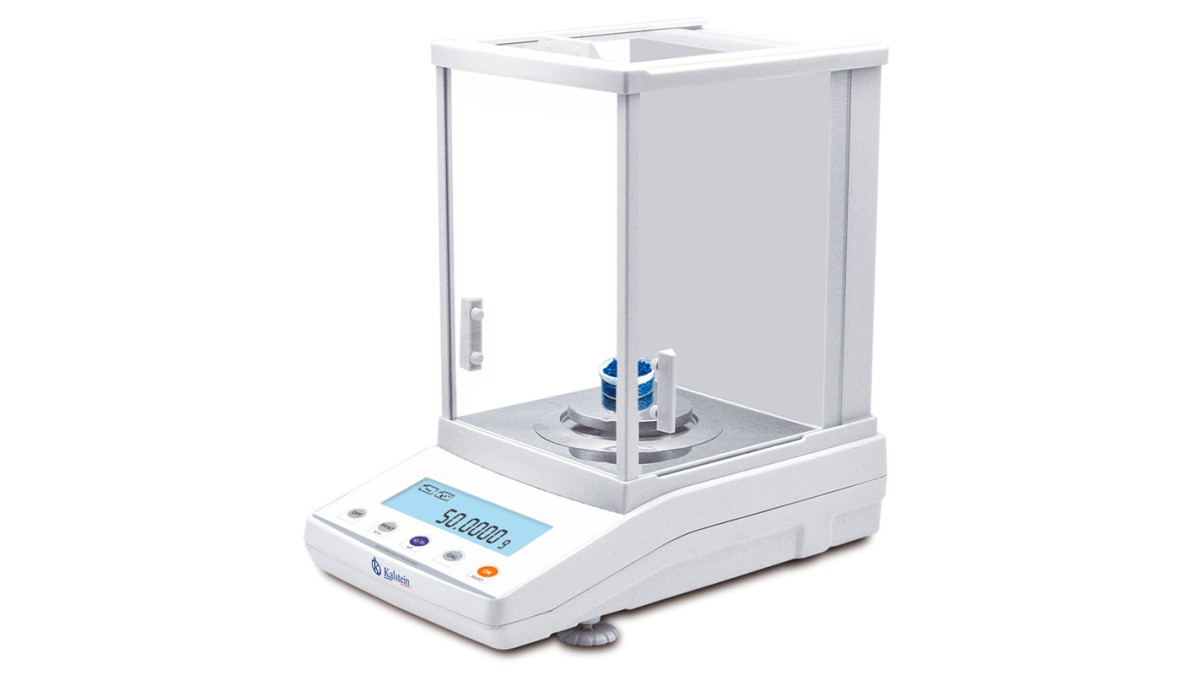 Internal Calibration Analytical Balance YR05583: Precision in Field Processes